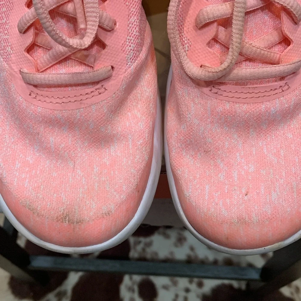 Nike - Picture 3 of 3